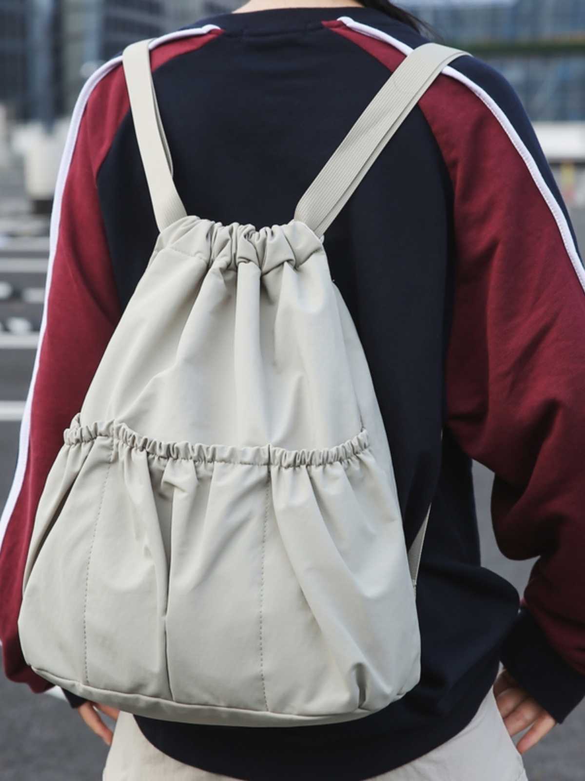 ナイロンバッグ 巾着 ギャザー入り巾着リュック