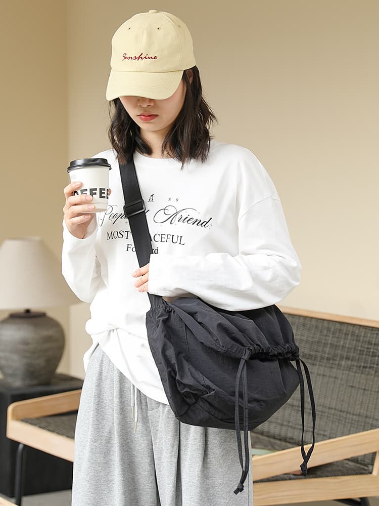 ナイロンバッグ 巾着 ゆったり巾着型ショルダーバッグ