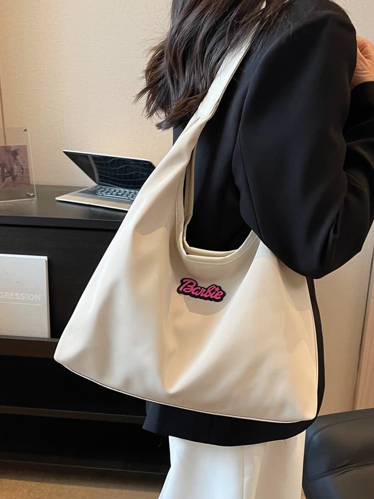 ナイロンバッグ トート 人形ブランド風ロゴ入り肩掛けバッグ